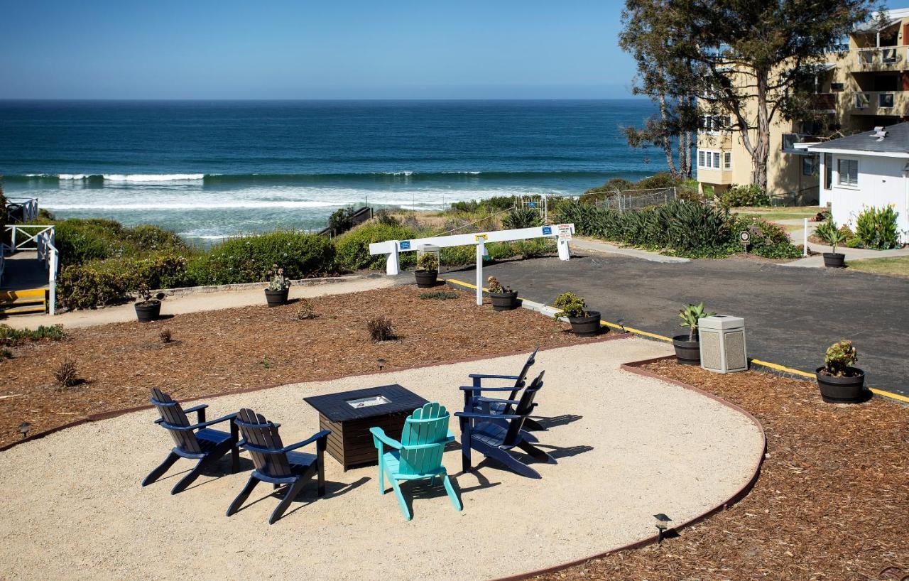 Tides Oceanview Inn And Cottages ピズモ・ビーチ エクステリア 写真