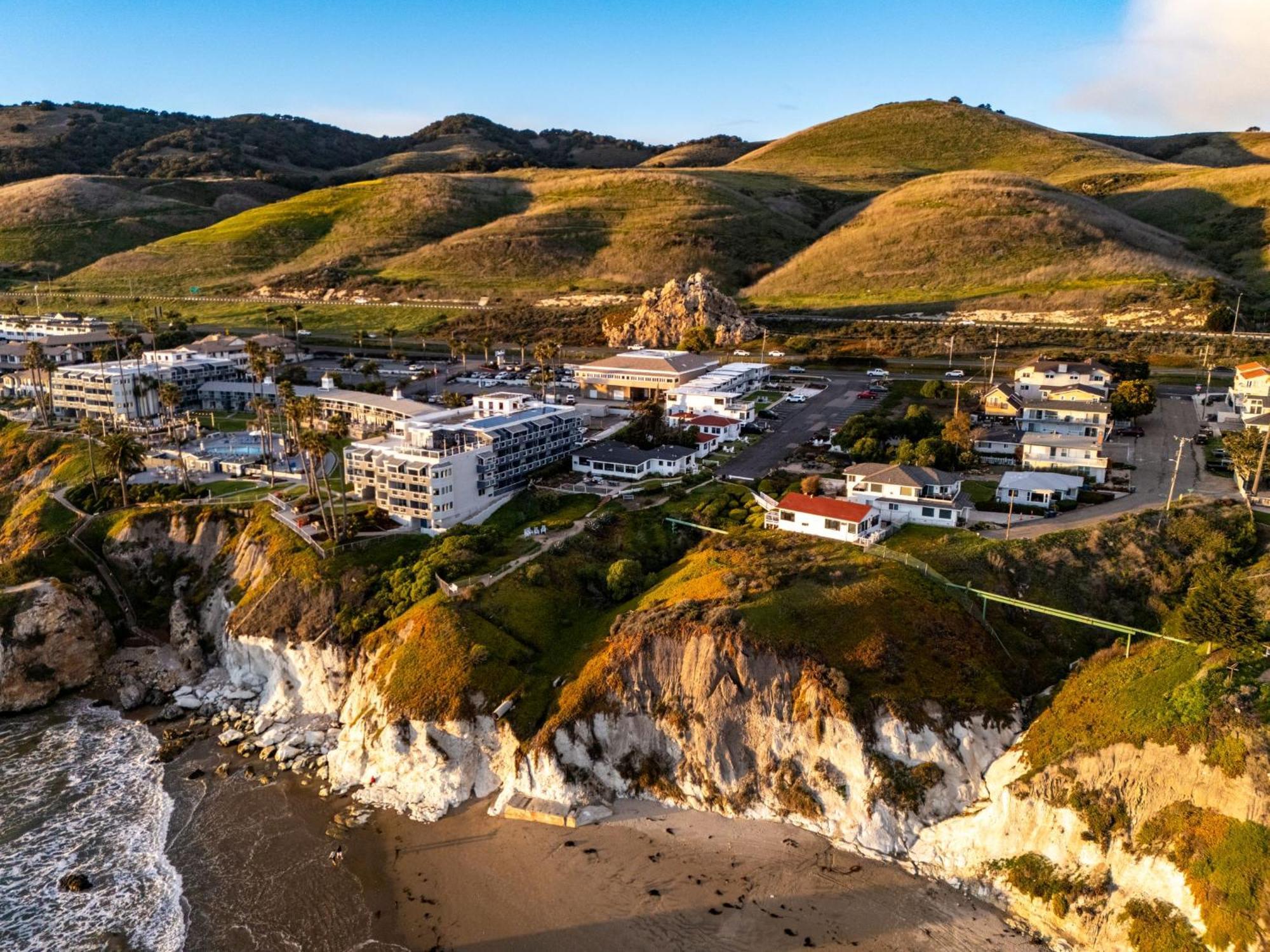 Tides Oceanview Inn And Cottages ピズモ・ビーチ エクステリア 写真