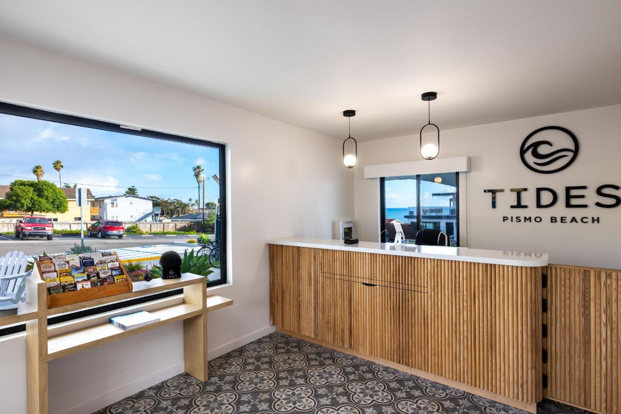 Tides Oceanview Inn And Cottages ピズモ・ビーチ エクステリア 写真